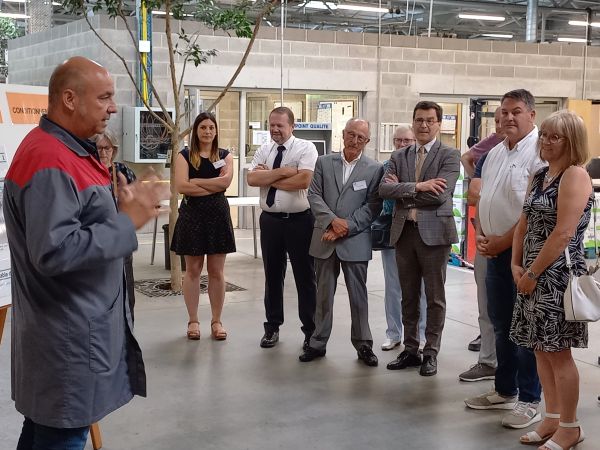 Visite guidée des ateliers (de gauche à droite) F.BONZON - P.GARDON - F.SEILER - P.WESNER - P.LESPINASSE - C.BANNWARTH - N.BOLLI